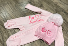 Load image into Gallery viewer, Baby Hats with Pom-pom